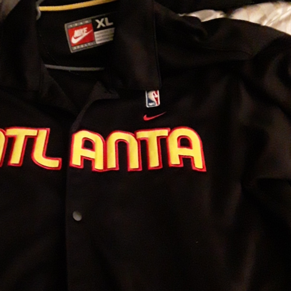 Atlanta basket warm up shirt